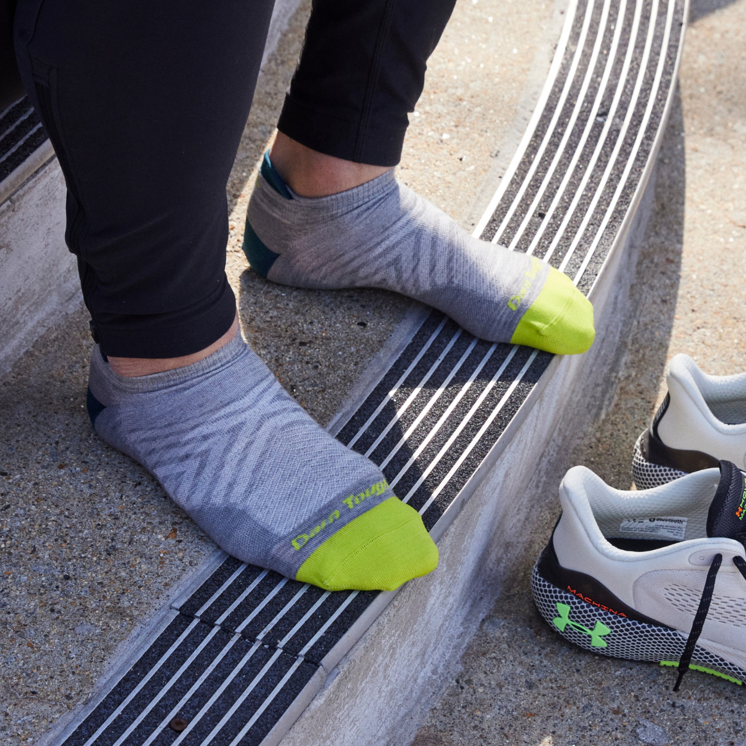 Men's Run No Show Tab Ultra-Lightweight Running Socks - Image 12