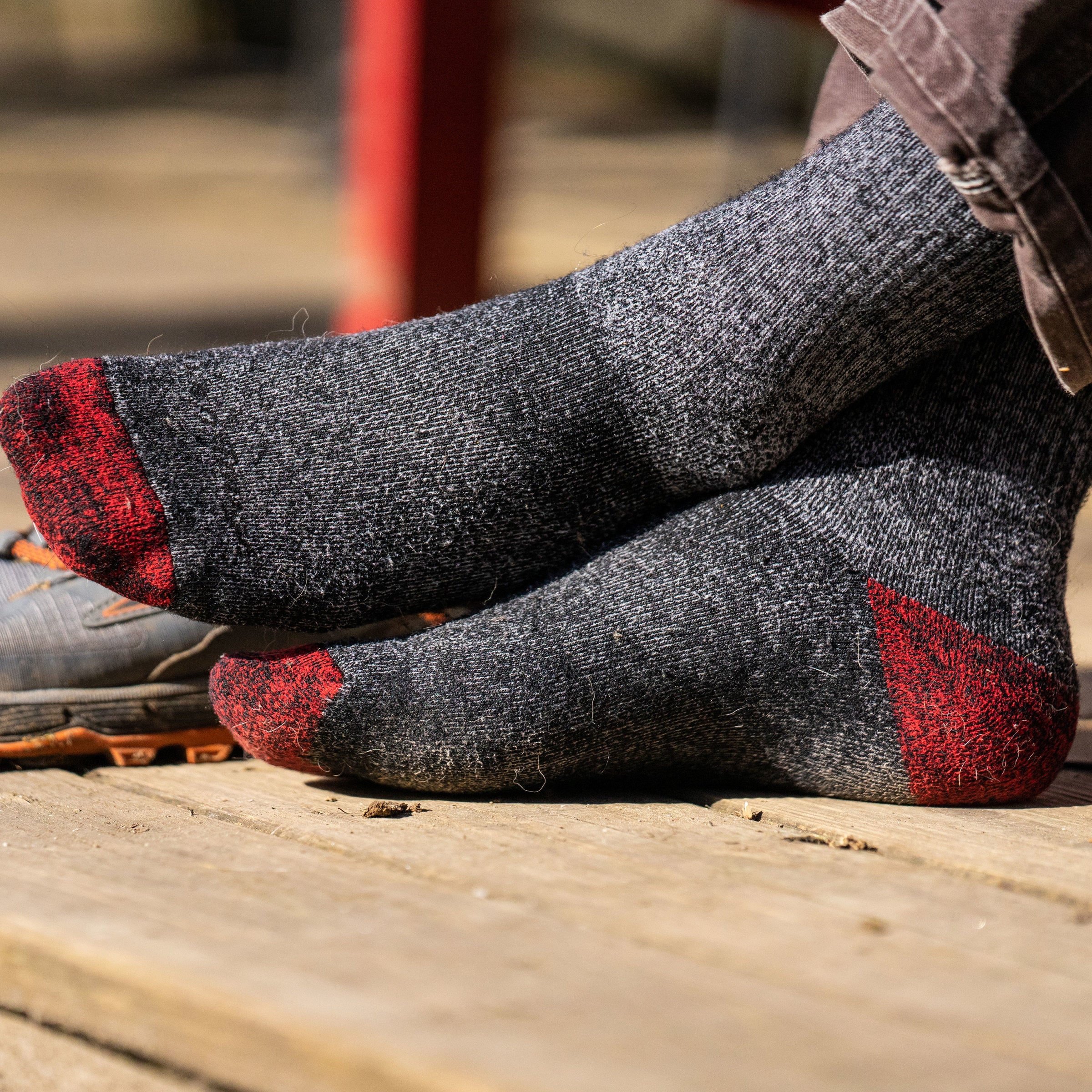 Men's Mountaineering Over-the-Calf Heavyweight Hiking Socks - Image 4