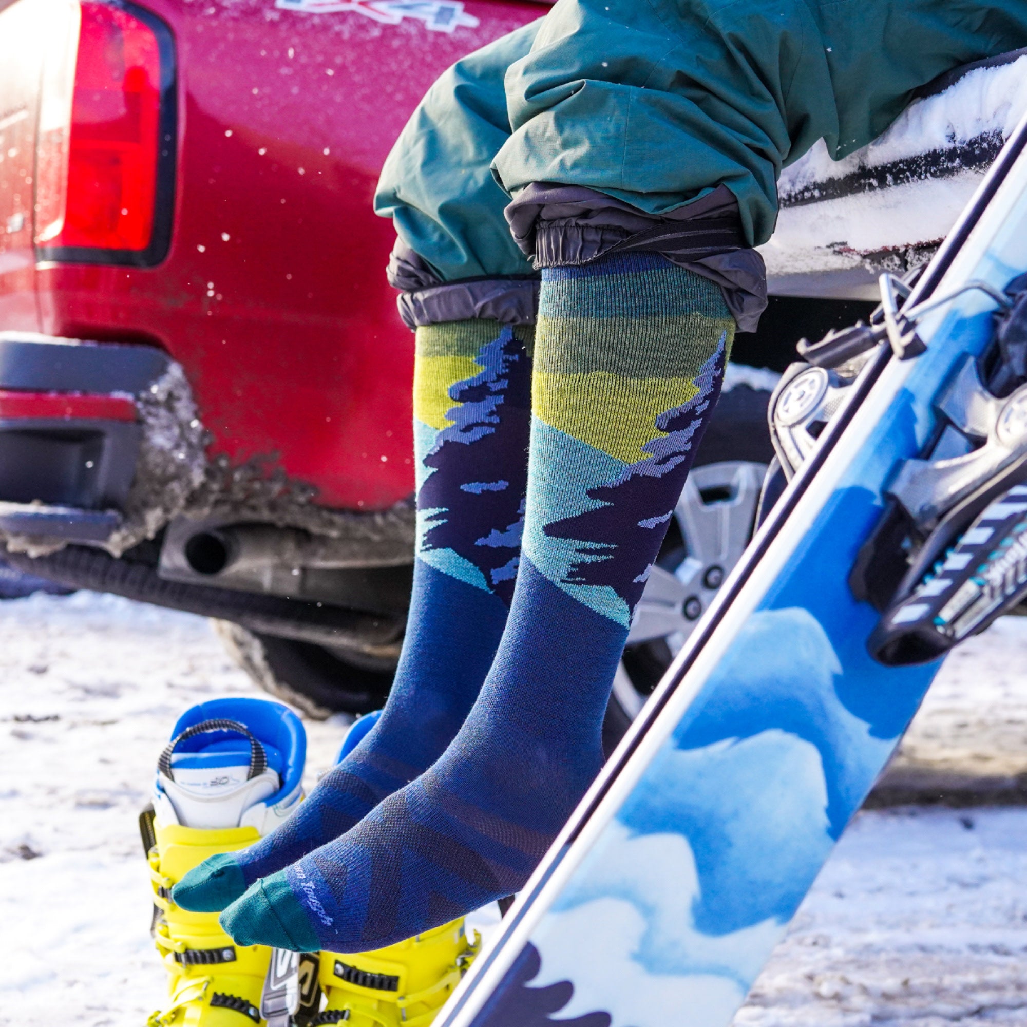 Men's Solstice Over-the-Calf Lightweight Ski & Snowboard Socks - Image 8