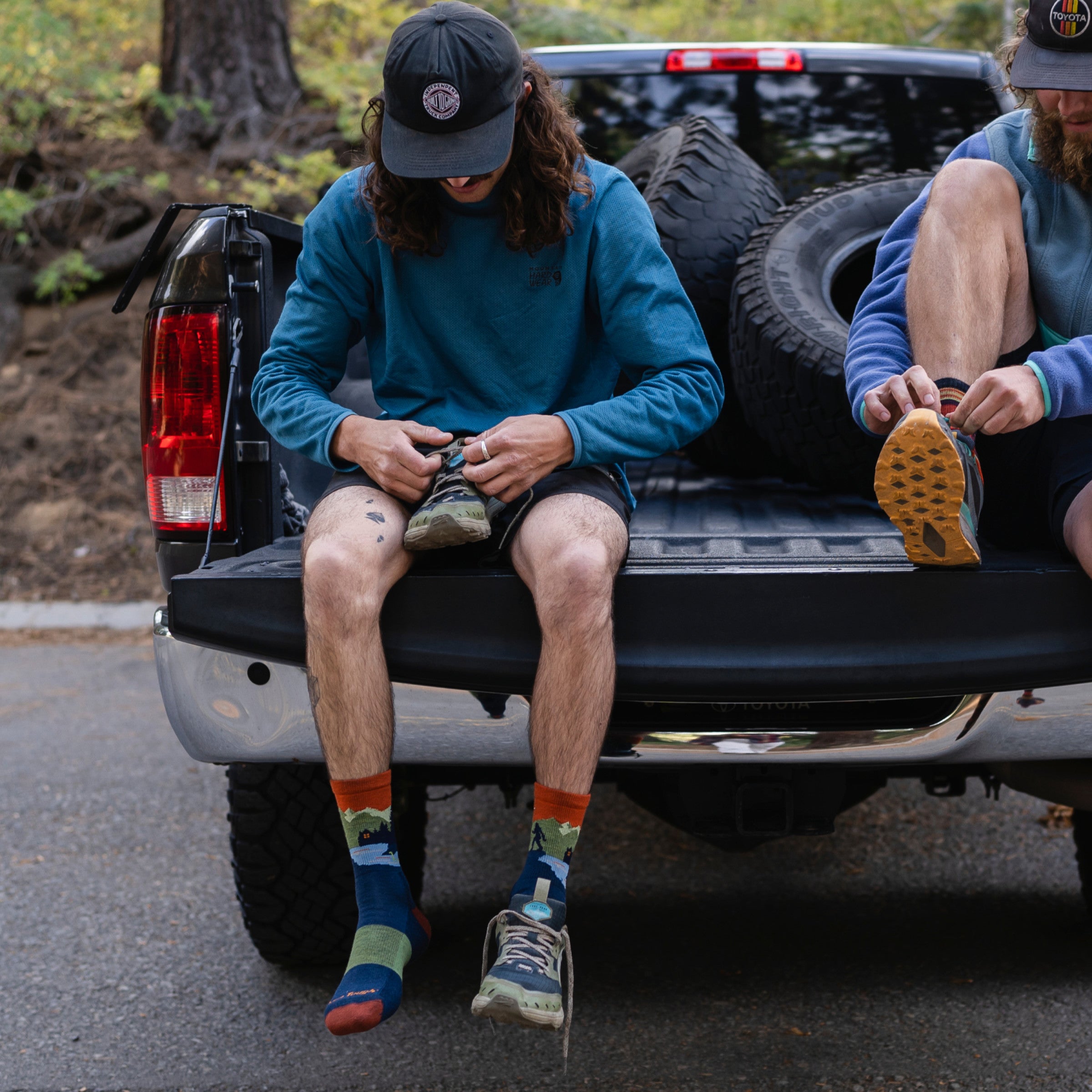 Men's Close Encounters Micro Crew Midweight Hiking Socks - Image 3